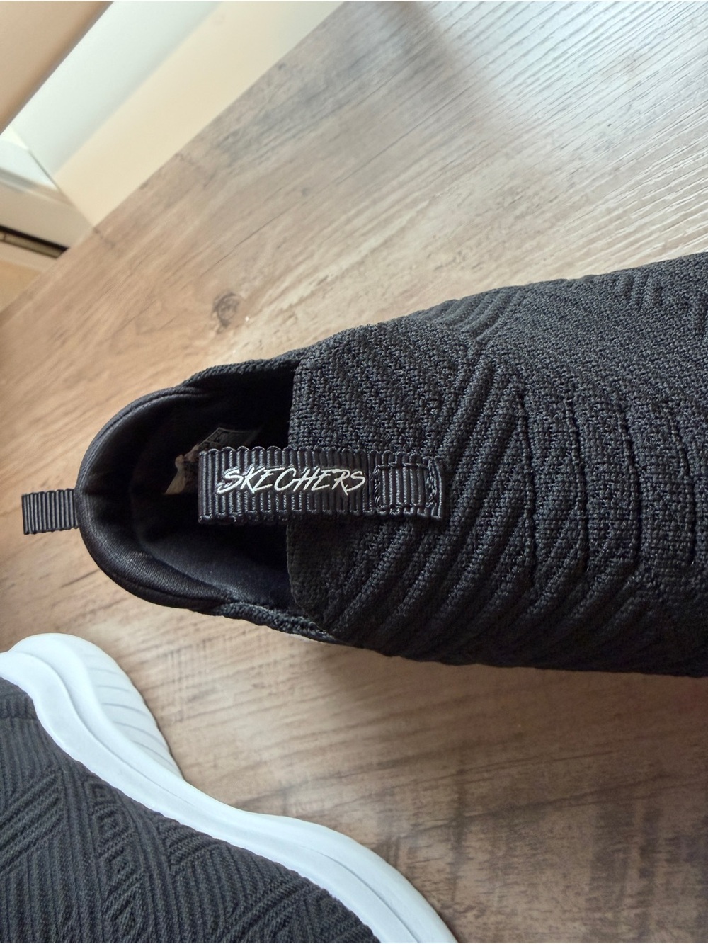 Skechers Women's Black Air Cooled Memory Foam Slip-On Shoes | Size 8.5 - Picture 7 of 10
